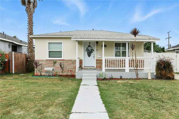 Photo of 210 W Tichenor St Compton, CA 90220