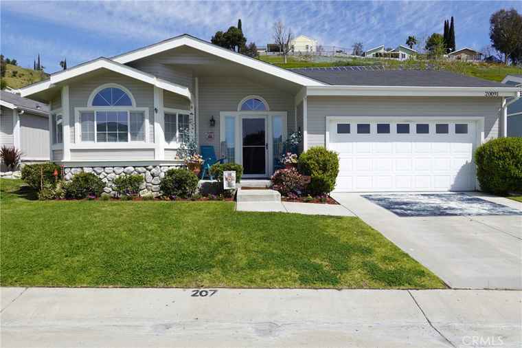 Photo of 20091 Northcliff Dr Canyon Country, CA 91351