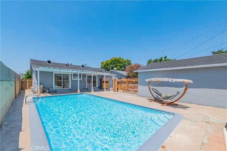 Photo of 21022 Hawaiian Ave Lakewood, CA 90715