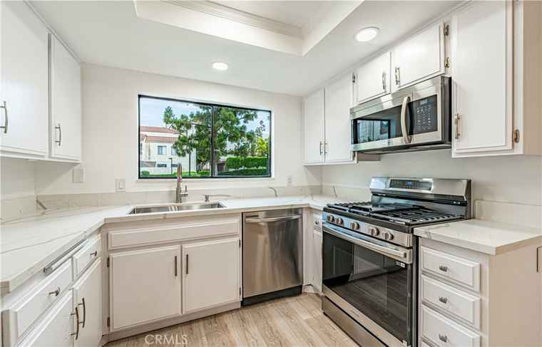 Photo of 611 W 1st St #101 Santa Ana, CA 92701