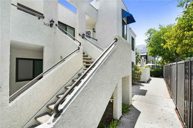 Photo of 742 Park Shadow Ct #17 Baldwin Park, CA 91706