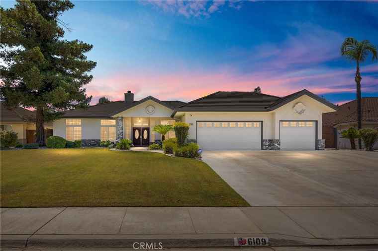 Photo of 6109 Valley Crest Dr Bakersfield, CA 93308