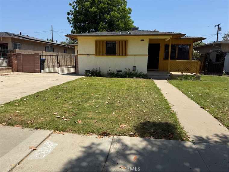 Photo of 1317 S Baker St Santa Ana, CA 92707