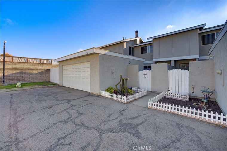 Photo of 606 E Newlove Dr Unit L Santa Maria, CA 93454
