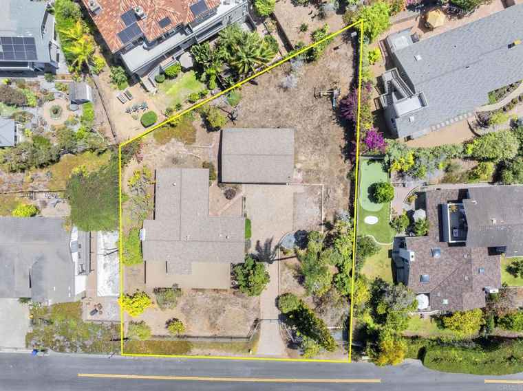Photo of 747 Hygeia Ave Encinitas, CA 92024