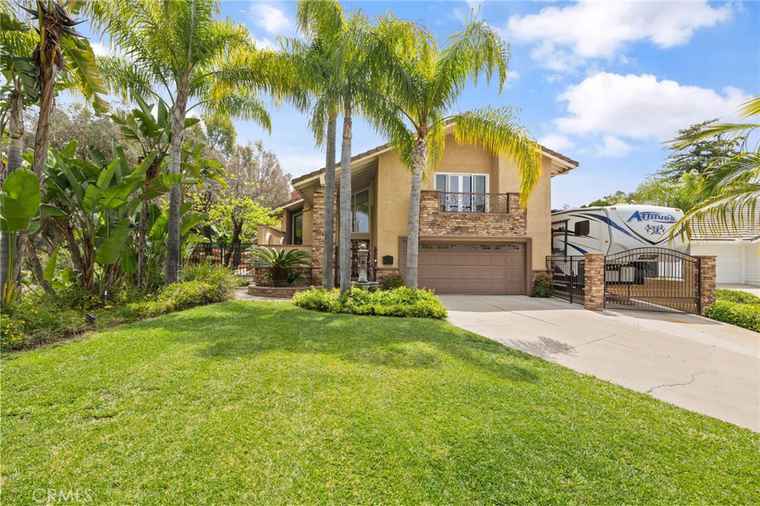 Photo of 2912 Hickory Pl Fullerton, CA 92835