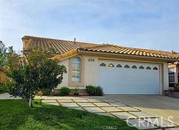 Photo of 1041 Cypress Point Dr Banning, CA 92220