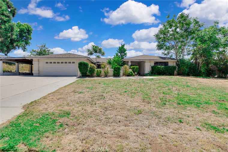 Photo of 35823 Avenue Ave E Yucaipa, CA 92399