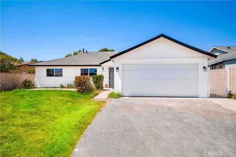 Photo of 1019 E Armstead St Azusa, CA 91702