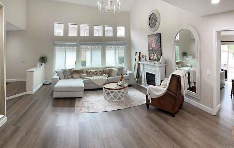 Photo of 13425 Via Almeria Tustin, CA 92782