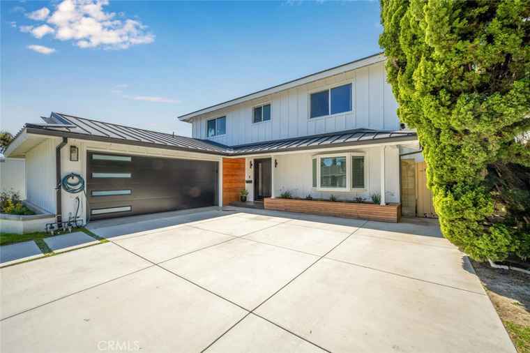 Photo of 3541 Lilly Ave Long Beach, CA 90808