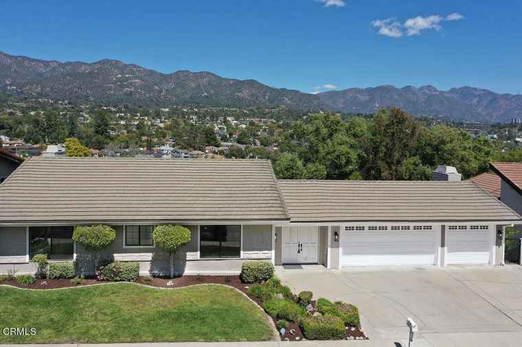 Photo of 3400 Country Club Dr Glendale, CA 91208
