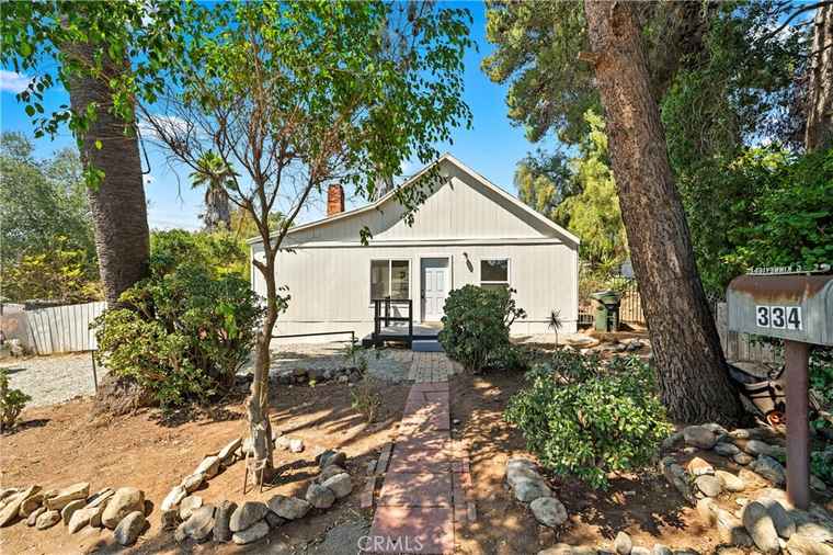 Photo of 334 E Dougherty St Fallbrook, CA 92028