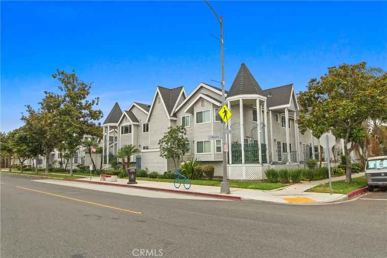 Photo of 869 Magnolia Ave Long Beach, CA 90813