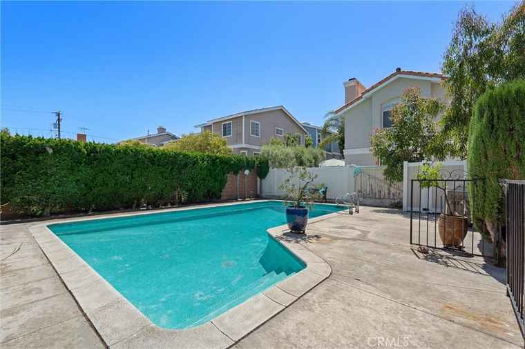 Photo of 2012 Perry Ave Redondo Beach, CA 90278