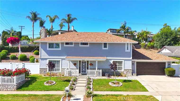 Photo of 415 Buttonwood Dr Brea, CA 92821