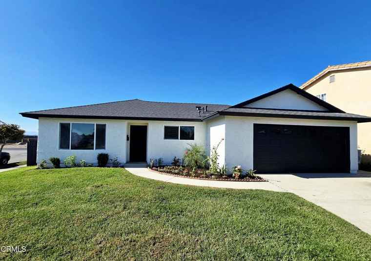 Photo of 2001 Falkner Pl Oxnard, CA 93033