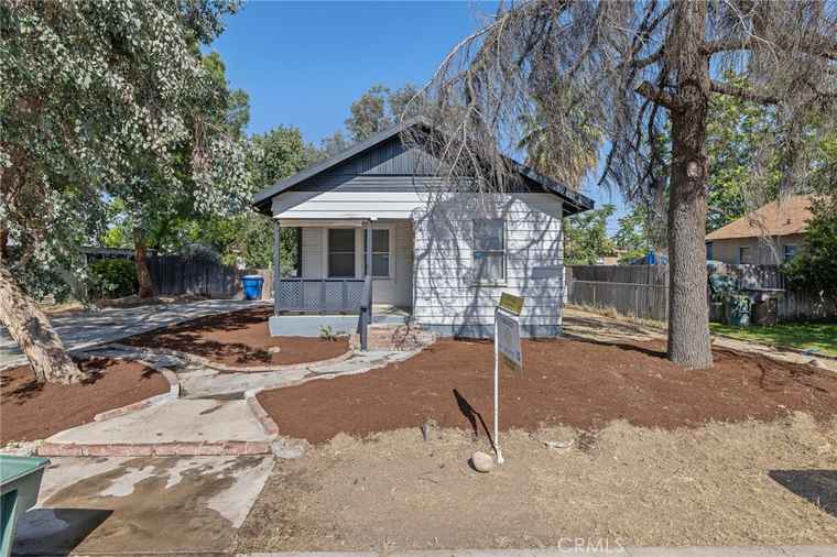 Photo of 630 Olive St Bakersfield, CA 93304