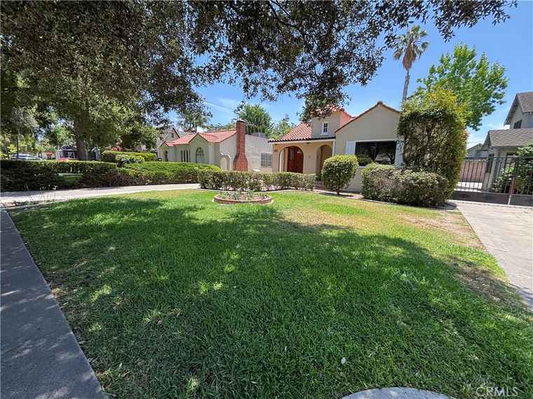 Photo of 520 W Santa Clara Ave Santa Ana, CA 92706