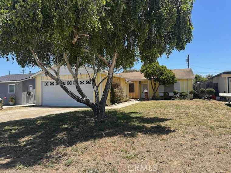 Photo of 428 N D St Lompoc, CA 93436