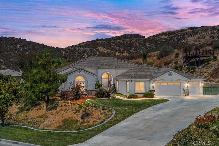 Photo of 36254 Poplar Dr Yucaipa, CA 92399