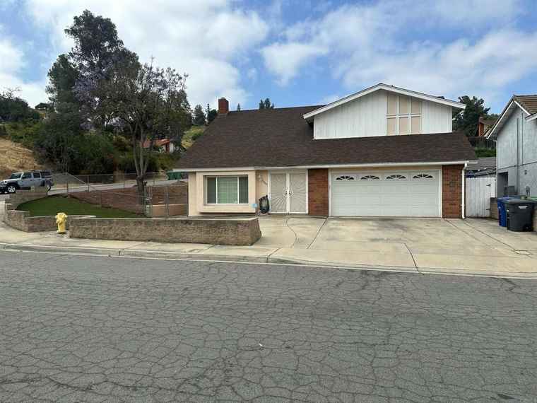 Photo of 13687 CUNNING Ln Lakeside, CA 92040