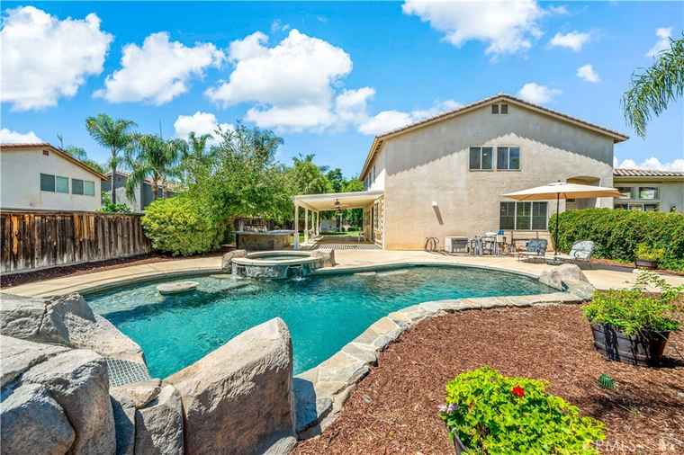 Photo of 23401 Rouge River Ln Murrieta, CA 92562