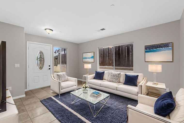Photo of 321 W Connecticut Ave Vista, CA 92083