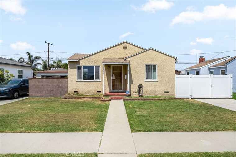 Photo of 2553 E 219th Pl Carson, CA 90810