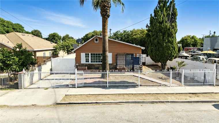 Photo of 1271 W 19th St San Bernardino, CA 92411