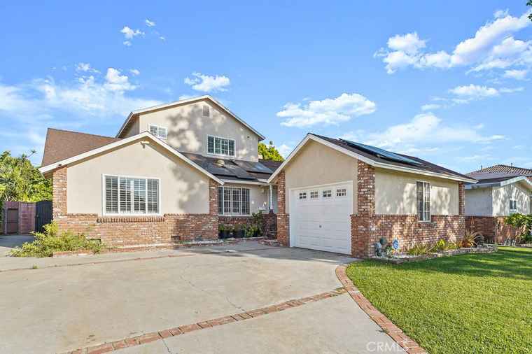 Photo of 10530 Lesterford Ave Downey, CA 90241