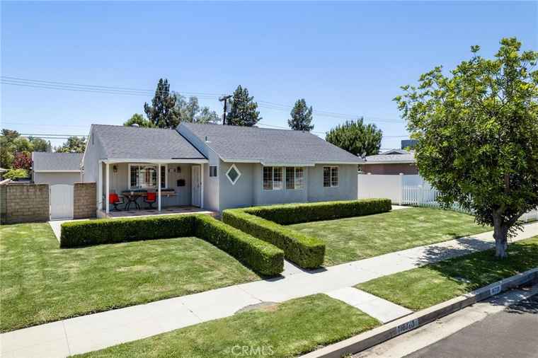 Photo of 16728 Los Alimos St Granada Hills, CA 91344