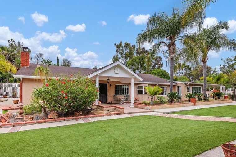 Photo of 1093 Rancho Santa Fe Rd Encinitas, CA 92024