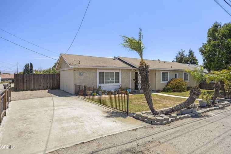 Photo of 800 S Saticoy Ave Ventura, CA 93004