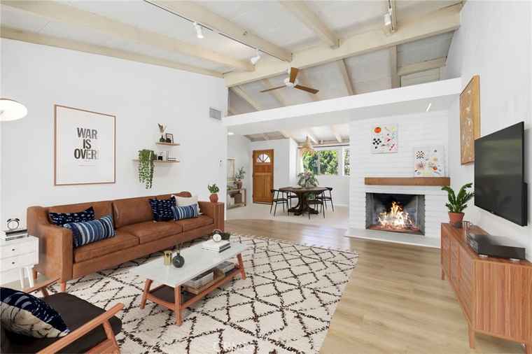 Photo of 1150 W Grovecenter St Covina, CA 91722