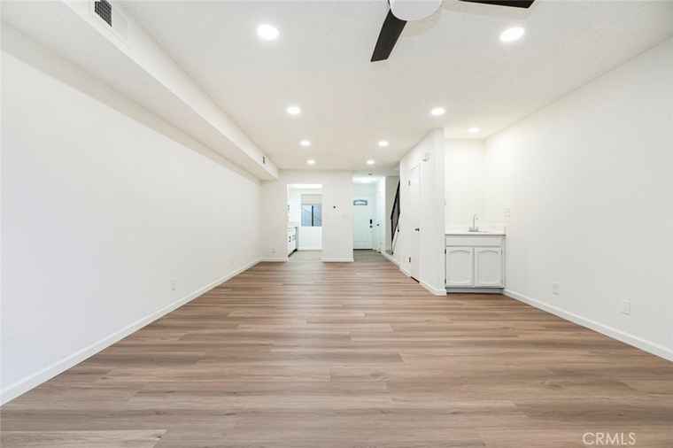 Photo of 431 E Verdugo Ave Unit F Burbank, CA 91501
