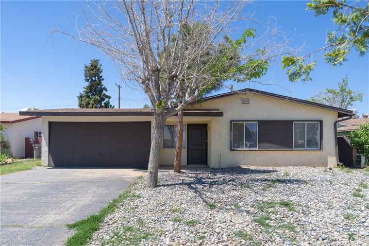 Photo of 39543 Armfield Ave Palmdale, CA 93551