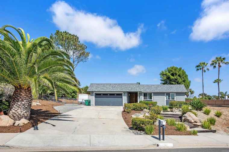 Photo of 2058 Steiger Ln Oceanside, CA 92056