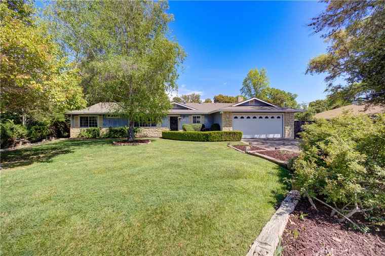 Photo of 10097 Atascadero Ave Atascadero, CA 93422
