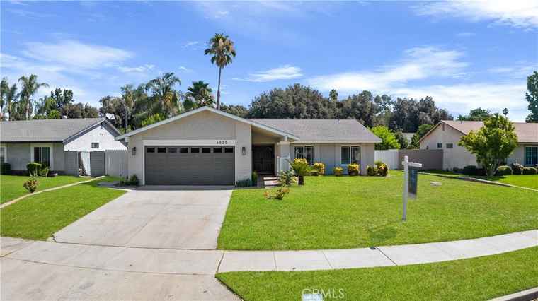 Photo of 4625 La Paz Ln Riverside, CA 92501