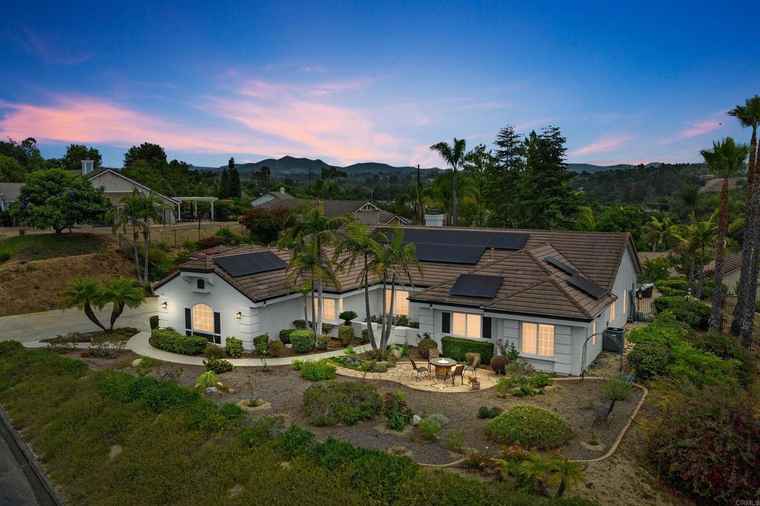 Photo of 1744 ARBOLITA Ln Fallbrook, CA 92028