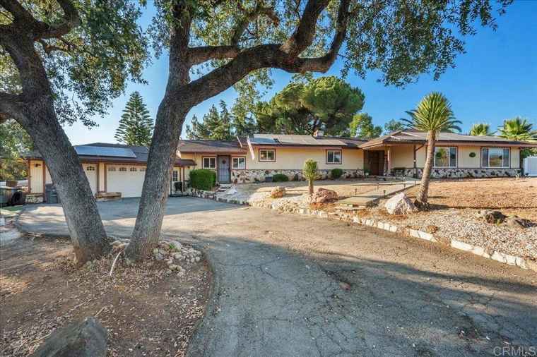 Photo of 2894 Scenic View Rd Alpine, CA 91901