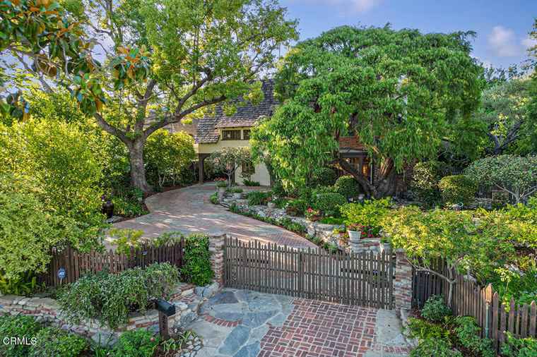 Photo of 855 Old Mill Rd Pasadena, CA 91108