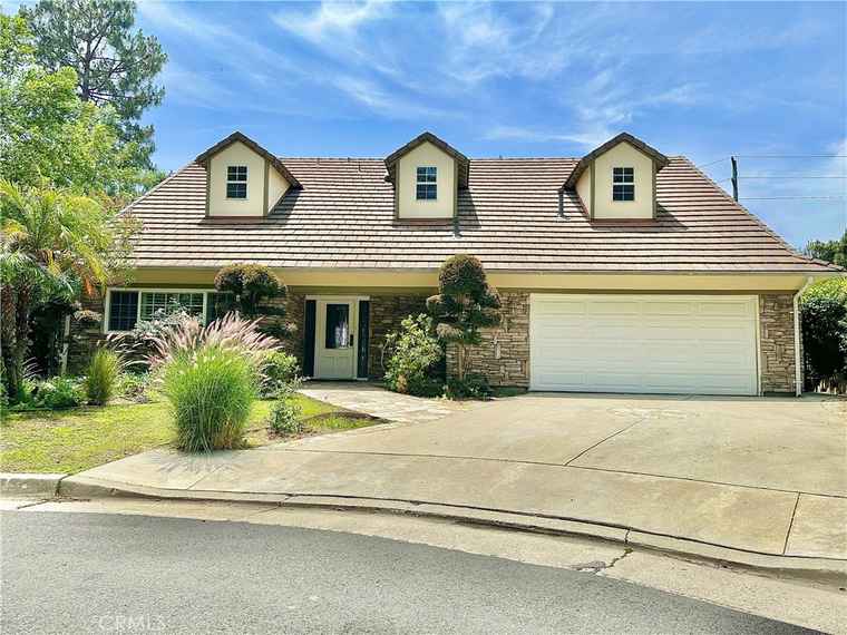 Photo of 5703 Evening Canyon Dr La Canada Flintridge, CA 91011