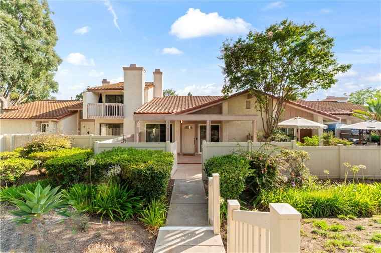 Photo of 2095 Wetstone Ct Thousand Oaks, CA 91362