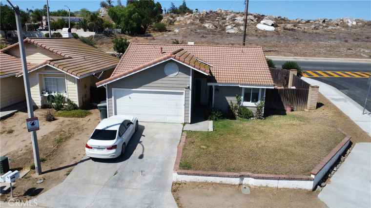 Photo of 1704 Sycamore St Perris, CA 92570
