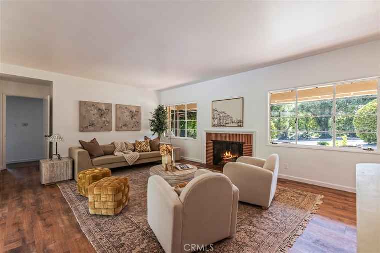 Photo of 4920 Hillard Ave La Canada Flintridge, CA 91011