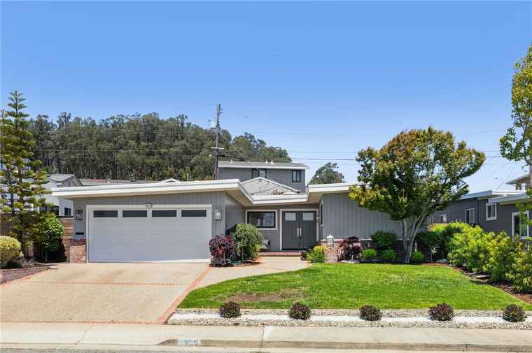 Photo of 820 Robin Ln Millbrae, CA 94030