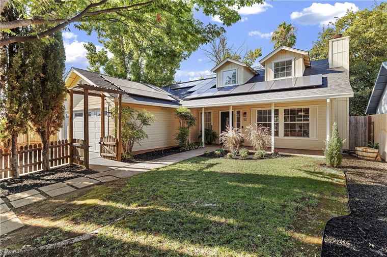 Photo of 52 Glenshire Ln Chico, CA 95973