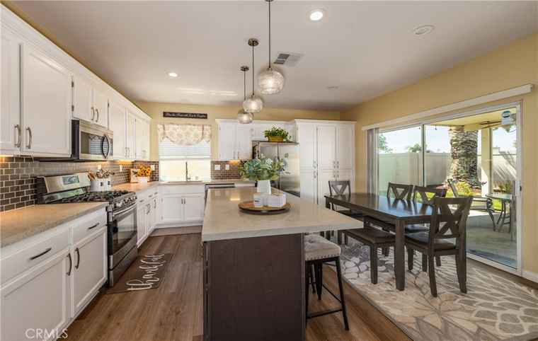 Photo of 707 Brookside Ln Beaumont, CA 92223